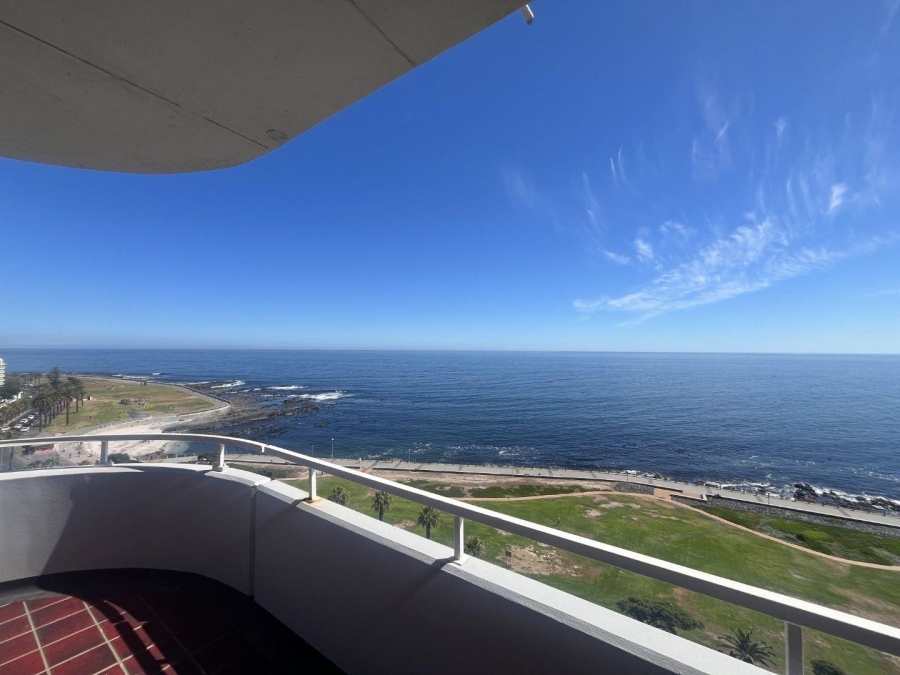 To Let 3 Bedroom Property for Rent in Sea Point Western Cape